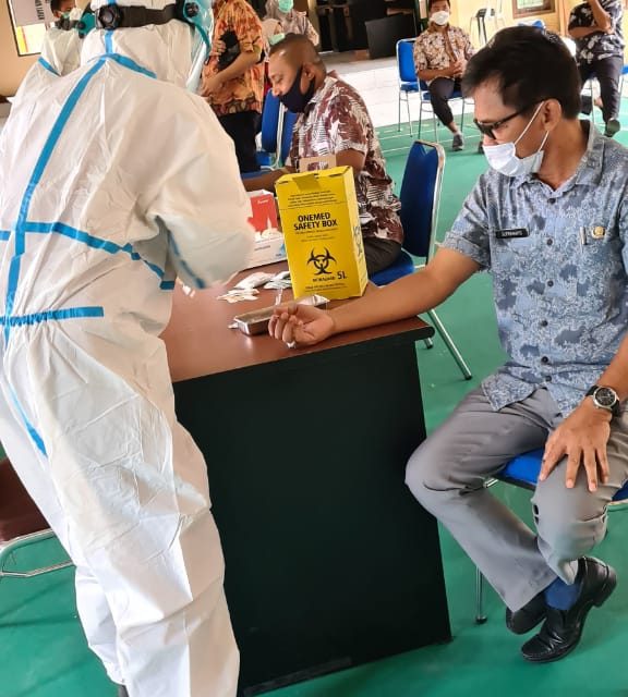 Antisipasi Penyebaran Covid 19, Diskominfo Perstik Kutim lakukan Rapid Test