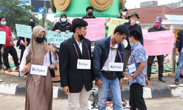 Lakukan Aksi Solidaritas, Jurnalis Kutim Gandeng UKM Sebumi