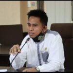 Sutomo Prihatin Truk Bermuatan Batu Bara Melintas di Kelurahan Bontang Lestari