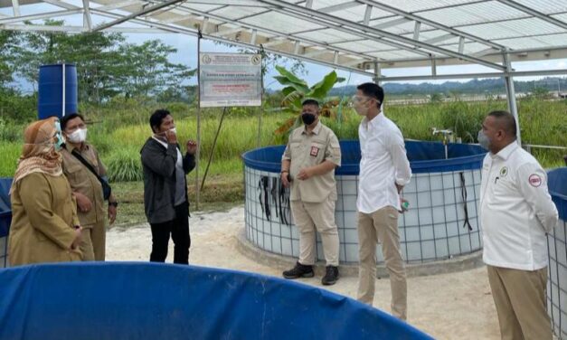 Akhmed Reza Fachlevi  bersama Ketua Komisi IV DPR RI Sambangi Budidaya Ikan Sistem Bioflok