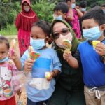 Sambangi Korban Banjir, Pemerintah Beri Hiburan pada Anak