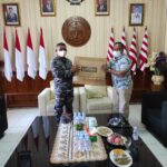 Support Program TNI-AL Kampung Bahari Nusantara, Diskominfo Perstik Kutim Serahkan Bantuan
