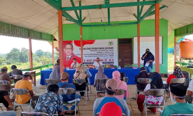 Bantuan Hukum Itu Gratis, H. Agiel Suwarno Sosialisasikan Perda No 5 tahun 2019 Di Desa Kebon Agung