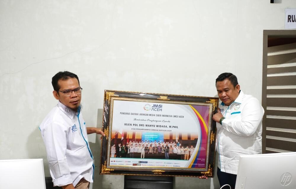 Ketua Umum JMSI serahkan penghargaan kepada Kapolda Aceh