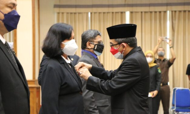 406 ASN Kutim Terima Penghargaan Satya Lencana Karya Satya dari Presiden RI