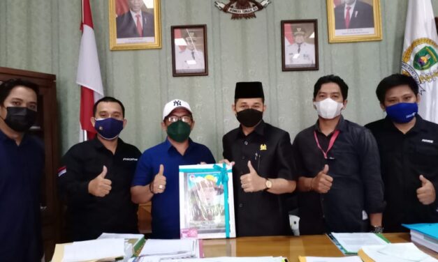 Jalin Sinergitas, Ketua DPRD Kutim Terima Kunjungan AJKT