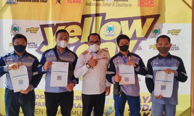 2700 Dosis Vaksin Gratis, DPD Golkar Kutim Gelar Vaksinasi