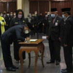 Bupati Kutim Lantik 13 Pejabat Esselon II dan 33 Pejabat Fungsional