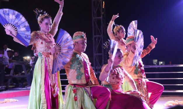 Puncak acara Pagelaran Tari Khas Nusantara berlangsung meriah