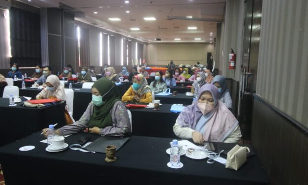 Tingkatkan Mutu Pelayanan, 80 Petugas Kefarmasian Ikuti Bimtek  
