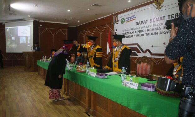 Resmi di Wisuda, 148 Mahasiswa STAIS Sandang Gelar S1