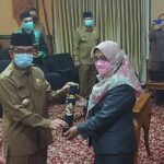 Bupati Kutim Lantik Dua Pejabat Administrator