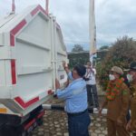 PT GAM Berikan Bantuan 1 Unit Dumptruk Sampah di Sangkulirang