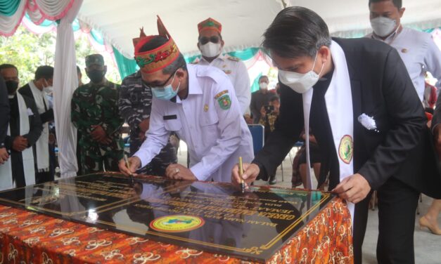 Bupati Kutim  Resmikan Gedung Gereja GKE Efatha Sangatta Selatan