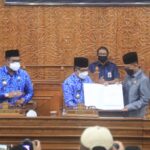 Penyampaian Tanggapan Pemkab Kutim Terkait Pandangan Fraksi terhadap RAPBD 2022