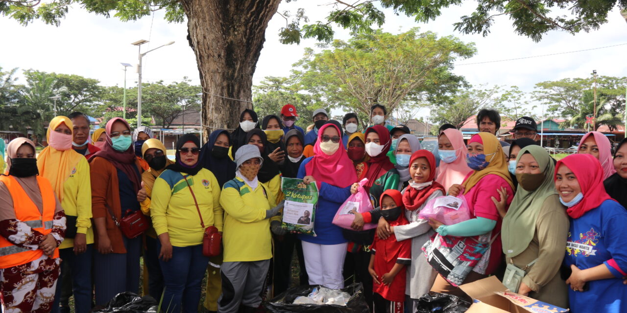 Peringati Hari Ibu, GOW Kutim Berikan Tali Asih dan Bersih-bersih STQ