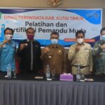Pamandu Wisata Kutim di Beri Pelatihan dan Sertifikasi