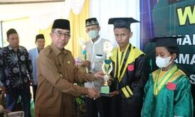 Bupati Kutim Hadiri Wisuda Santri Taman Al Quran di Kaubun