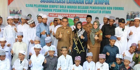 Bupati Kutim Launching Jemput Bola Warga Belajar Program Pendidikan Non Formal