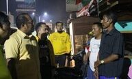 Kasmidi Kunjungi Korban Kebakaran Munthe, Bantuan Pemkab Kutim Sudah Tersedia di Posko Pengungsian