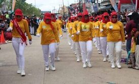 Tampil Prima, Ibu-ibu Lansia Ikut Lomba Gerak Jalan Merdeka Belajar