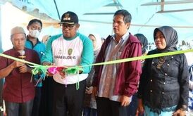 Wabup Kasmidi Resmikan Gedung Posyandu Bersinar Ceria Teluk Lingga