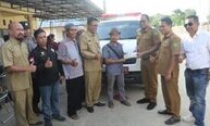 Wabup Kasmidi Serahkan 1 Unit Ambulance di Desa Martadinata