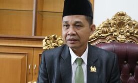 Ketua DPRD Kutim Joni Minta Pembangunan Pelabuhan Kenyamukan Dipercepat