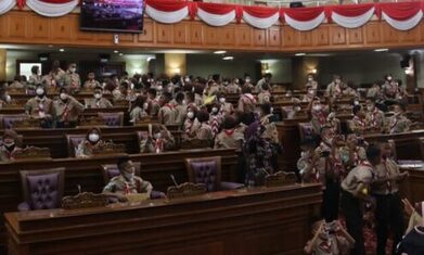 250 Siswa SMPN 3 Sangatta Utara Geruduk Kantor DPRD Kutim