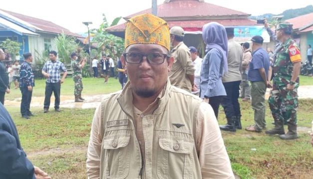 Asmawardi Serahkan Dua Mobil Ambulance di Kecamatan Bengalon dan Sangatta Selatan