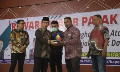 Kepatuhan Pelaporan dan Bayar Pajak, Bapenda Kutim Beri Reward 52 WP