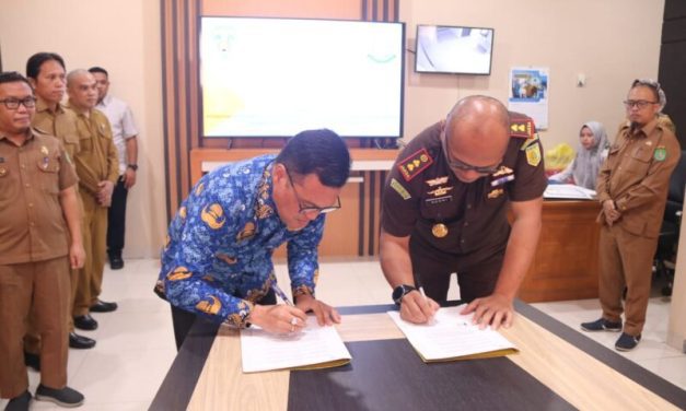 Sinergitas Penanganan Hukum Perdata dan Tata Usaha Negara, BKPP Kutim dan Kejari Tandatangani Nota Kesepahaman