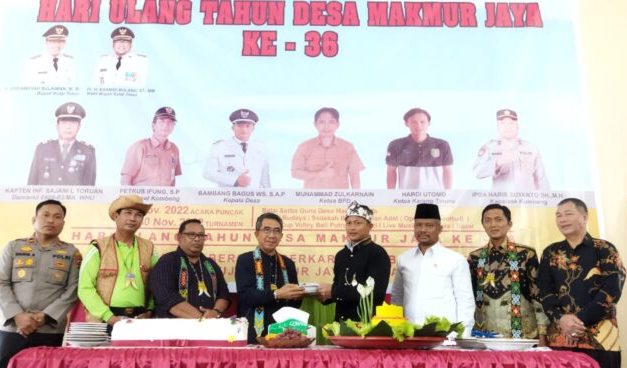 Bupati Kutim Hadiri Peringatan HUT ke 36 Desa Makmur Jaya Kongbeng