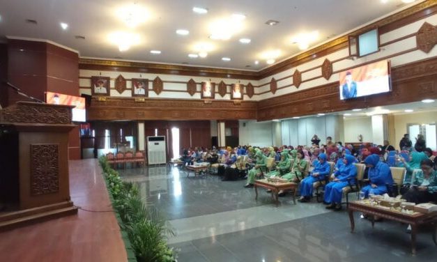 Puncak Peringatan Hari HIV AIDS Sedunia, KPAD Kutim Gelar Seminar Perempuan