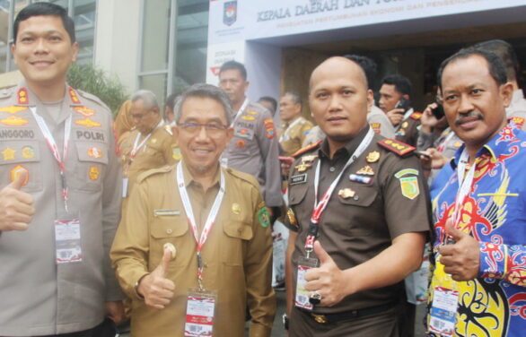 Hadiri Rakornas, Bupati Kutim dan Forkopimda Dengarkan Arahan Presiden Terkait Stabilitas Ekonomi