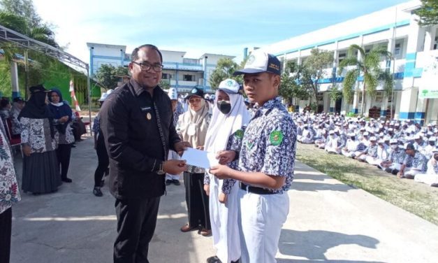 81 Siswa SMPN 03 Sangatta Utara Terima Beasiswa PIP