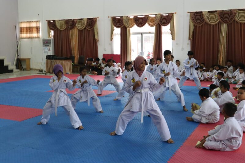 67 Karateka Inkai Kutim Ikuti Ujian Kenaikan Tingkat Semester 2