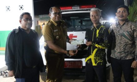 Penuhi Permintaan Warga Jalan Padat Karya RT 32, Kasmidi Serahkan 1 Unit Ambulans