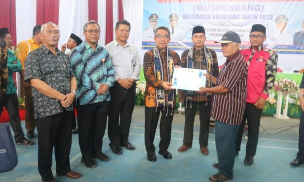 Pemkab Kutim Terus Penuhi Kebutuhan Air Bersih, Termasuk melalui Program Hibah AMK