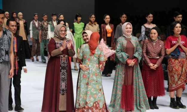 Indonesia Fashion Week 2023, Kutim Tampilkan Tenun Rakat