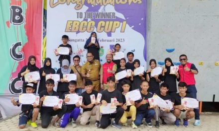 Tutup EBCC CUP I, Kasmidi Harap Pemanjat Tebing Usia Muda Mampu Torehkan Prestasi Terbaik