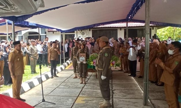 Wabup Kasmidi Pimpin Upacara Pelepasan Jenazah Jamiatulkhair Daik