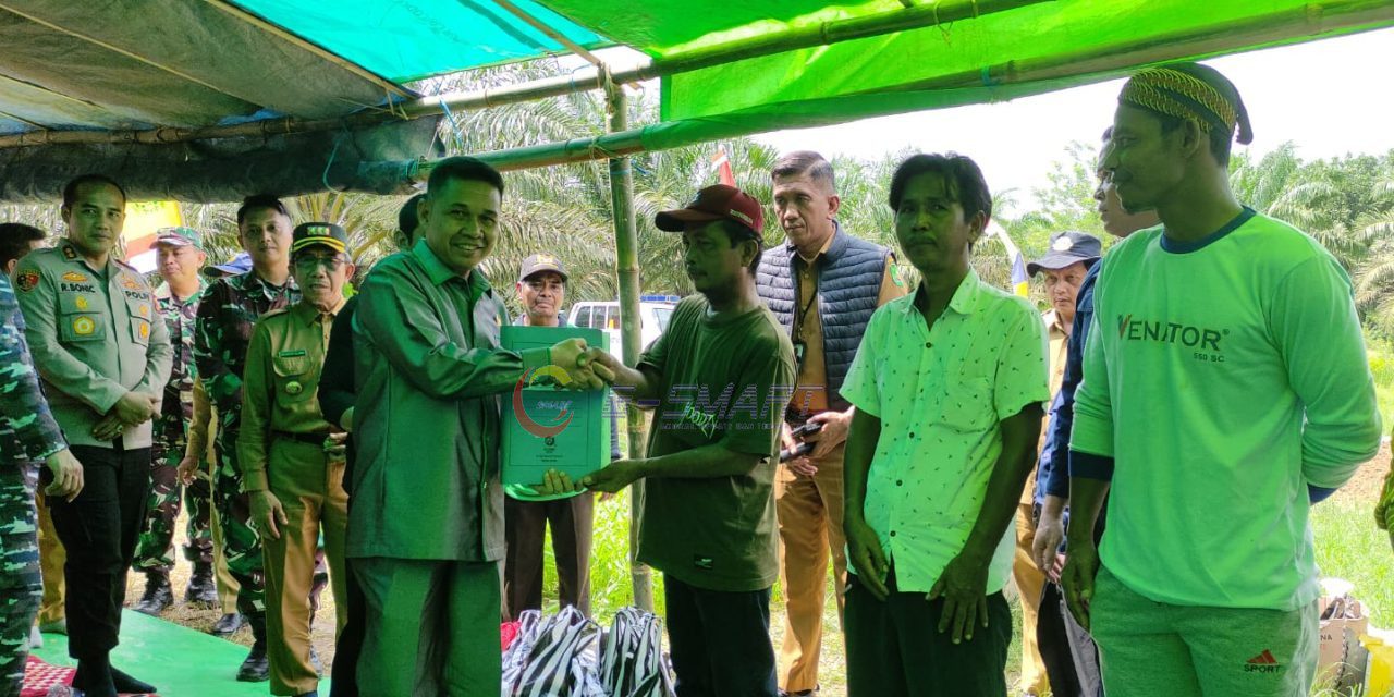 Salurkan Aspirasi, Ketua DPRD Kutim Berikan Bibit Unggas di Ranpul