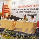 Buka Bimtek Peningkatan Kapasitas Kades, Kasmidi Minta Pemdes Lebih Visioner, Kreatif, dan Inovatif