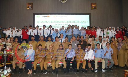 PT KPC Salurkan Beasiswa Berdaya Untuk 201 Penerima di Kutim