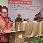 Wabup Kasmidi Buka Bimtek Peningkatan Kapasitas Aparat Sekretaris Desa se Kutim