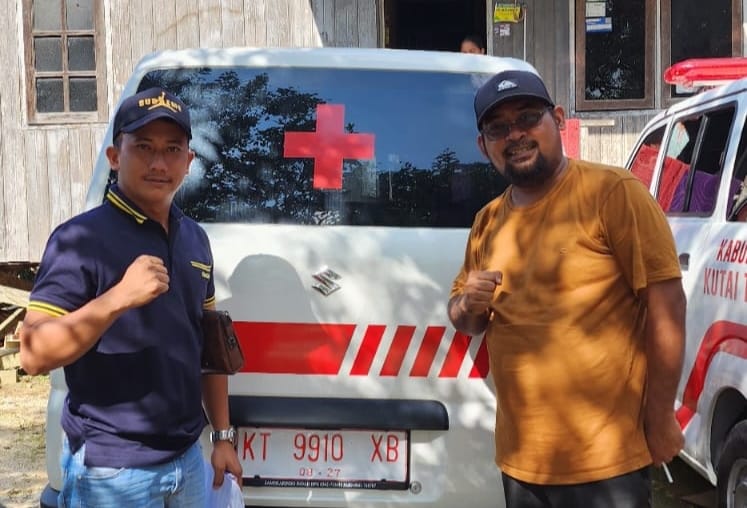 Faizal Rachman Salurkan 6 ambulans di 6 desa Wilayah pesisir