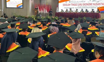 STIE Nusantara Sangatta Wisuda 117 Mahasiswa, Bupati Ardiansyah Harap Alumni Punya Kemampuan Dalam Berusaha