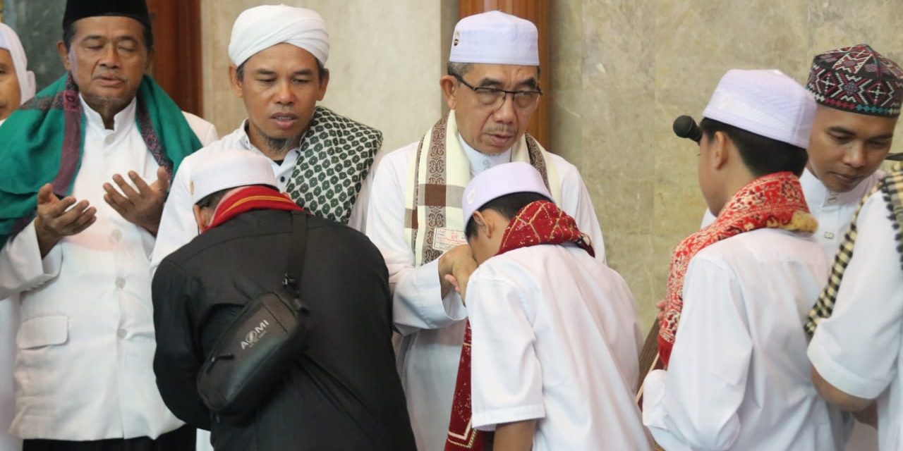 Shalat Ied di Masjid Al Farouk, Bupati Ardiansyah : Idul Fitri Momentum Bersihkan Hati dan Pikiran