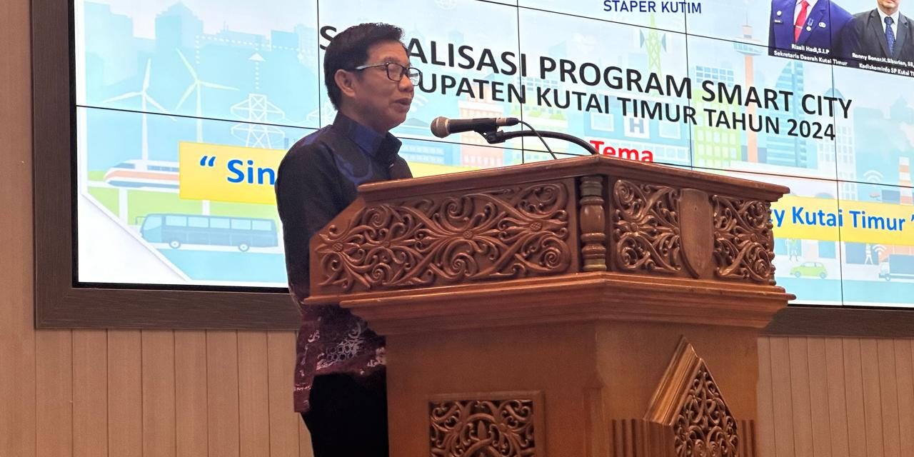 Buka Sosialisasi Program Smart City , Asisten Admum Sudirman Latif : Pemkab Kutim Komitmen Wujudkan Smart City